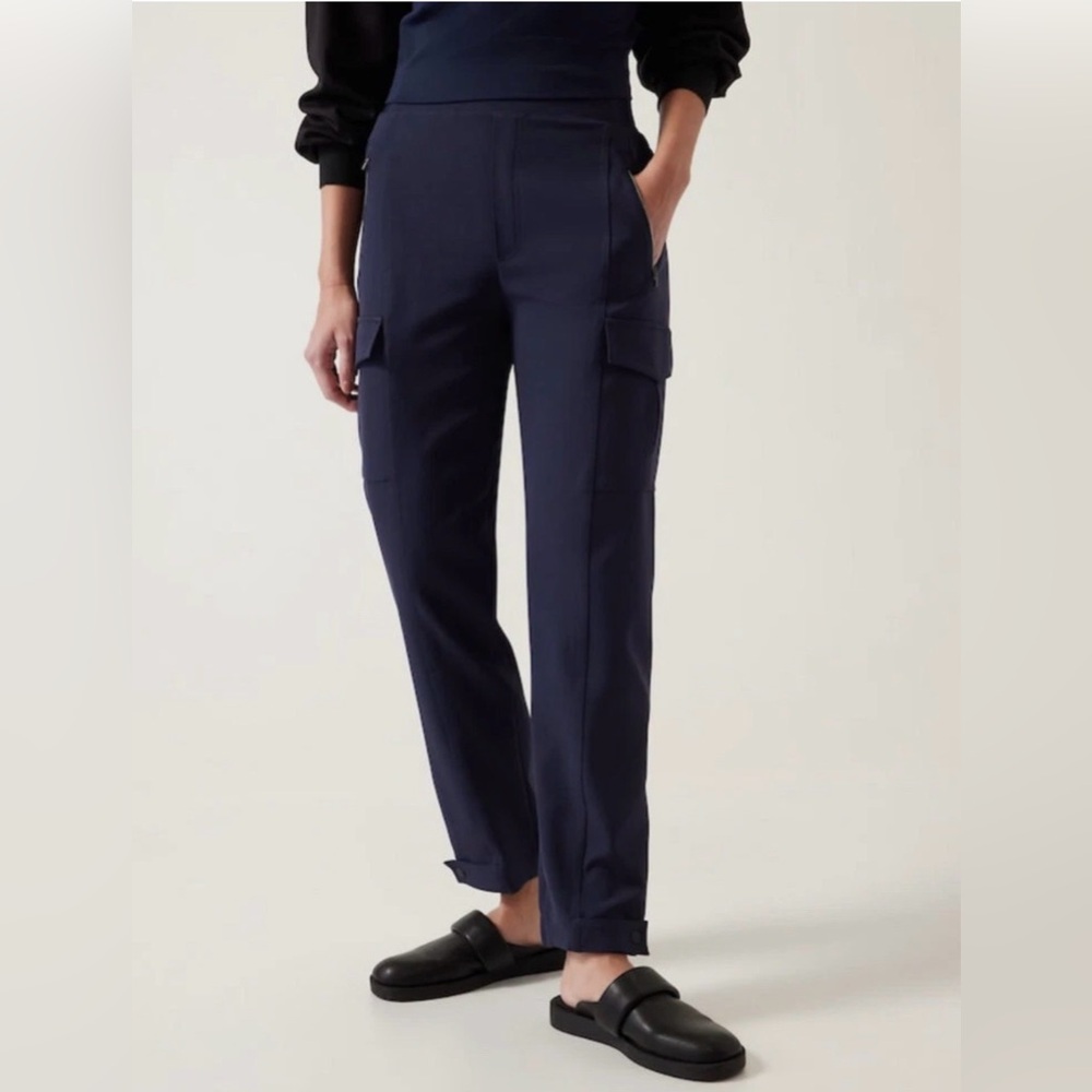 NWOT New ATHLETA Endless Cargo Pant 14 XL Navy Blue Travel Comfort Casual City
